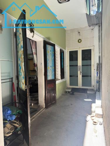 ♪ Nhà kiệt gần đường Bắc Đẩu, 31m2 2 tầng, sạch sẽ, 2.05 tỷ - 2