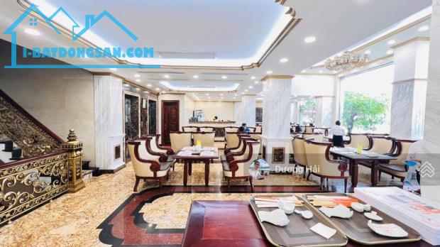 Bán nhà Mặt Phố Cát Linh - Đống Đa - S 120m MT 10m - Vỉa Hè Kinh doanh - Xây Tòa nhà đẹp