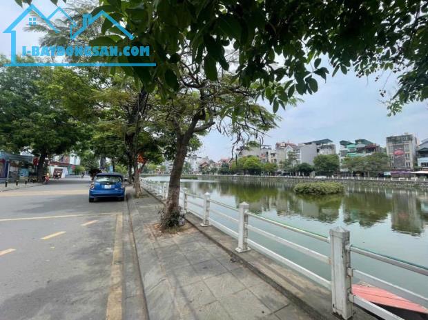 Bán nhà ngõ 135 phố Bồ Đề 60m, thang máy, ô tô vào nhà.
