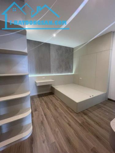 Bán nhà ngõ 135 phố Bồ Đề 60m, thang máy, ô tô vào nhà. - 4