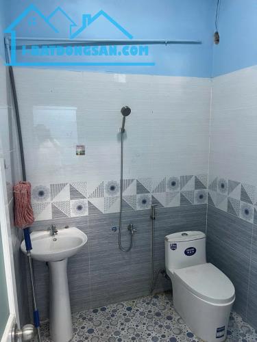 Bán nhà 200m2 MẶT TIỀN vừa ở vừa Kinh Doanh, giá rẻ hơn trong hẻm - 4