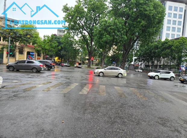 HIẾM - VỊ TRÍ ĐẸP NHẤT MẶT PHỐ LÊ TRỰC - 60M2 - 7 TẦNG THANG MÁY - 4.2M MẶT TIỀN - 40.5 TỶ