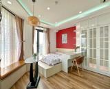 Căn hộ full nội thất máy giặt riêng cửa sổ thoáng Quận 1