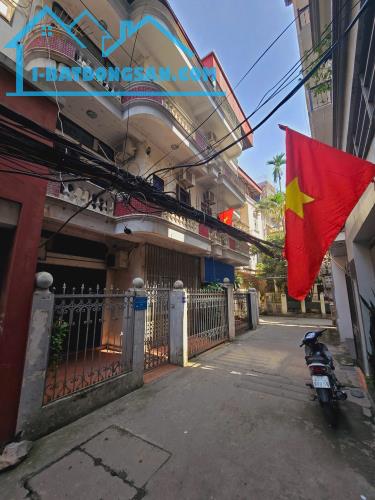 PHÂN LÔ ĐỘI NHÂN - GARA Ô TÔ - THÔNG SỐ ĐẸP - DT 92m2 4 tầng MT 7m Giá 15.5 tỷ - 3
