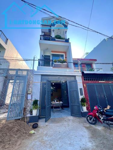 BÁN NHÀ HẺM XE HƠI 5m - 60.4m2 (4 x 15), 3 TẦNG, 4PN, LÒ LU, TRƯỜNG THẠNH, QUẬN 9