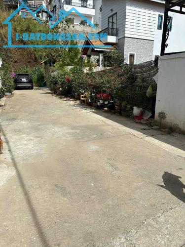 Chỉ 6.1 TỶ Cho Lô Đất 206m² ngay trung tâm Làng Hoa Vạn Thành, Đà Lạt