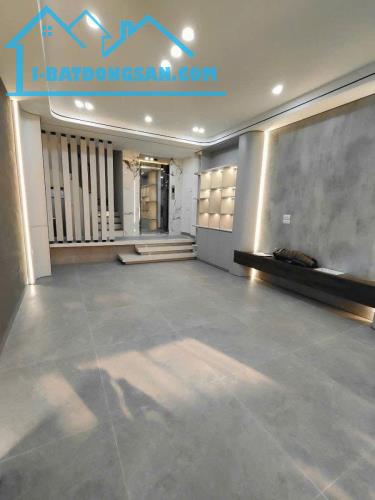 Nhà mới 100% ngay ĐHSP thể dục,thể thao (49m2-4tầng) Về ở ngay. Chỉ 3.250 tỉ Siêu đẹp,rẻ - 2