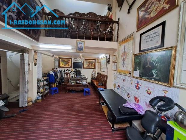 NHÀ ĐẸP DÂN XÂY CHẮC CHẮN - MẶT TIỀN RỘNG - CÁCH 20M RA PHỐ NGỌC THỤY Ô TÔ TRÁNH - CÁCH MI