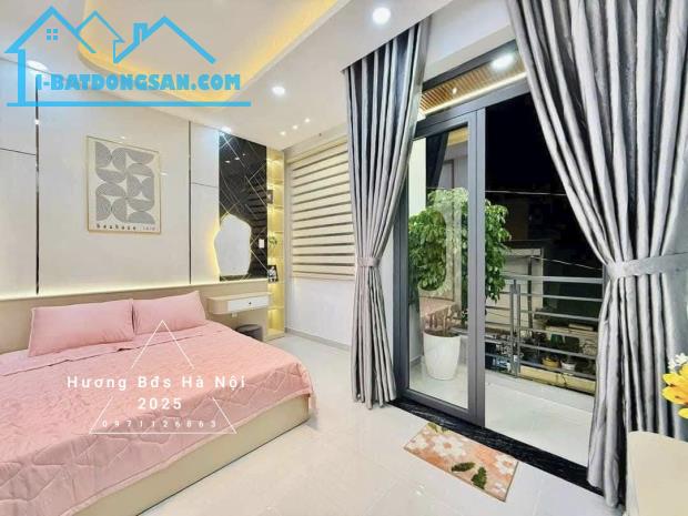 Cầu Giấy - nhà đẹp dân xây - full nội thất - 2 mặt thoáng - gần phố - 40m. Nhỉnh 8tỷ - 2