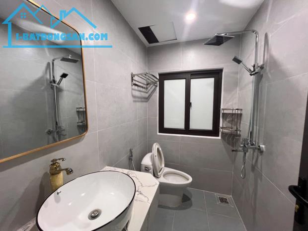 Cầu Giấy - nhà đẹp dân xây - full nội thất - 2 mặt thoáng - gần phố - 40m. Nhỉnh 8tỷ - 3