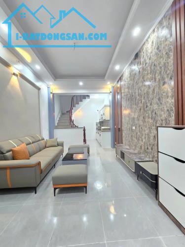 Nhà Đẹp Gần Đường Ô Tô, Vĩnh Hưng, Hoàng Mai 30m, 5 tầng, mt 3.5m, giá 6.5 tỷ.