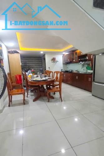 HOT! Nhà 2 lầu ST mặt tiền hẻm xe hơi Nguyễn Thị Xiếu, Quận 7