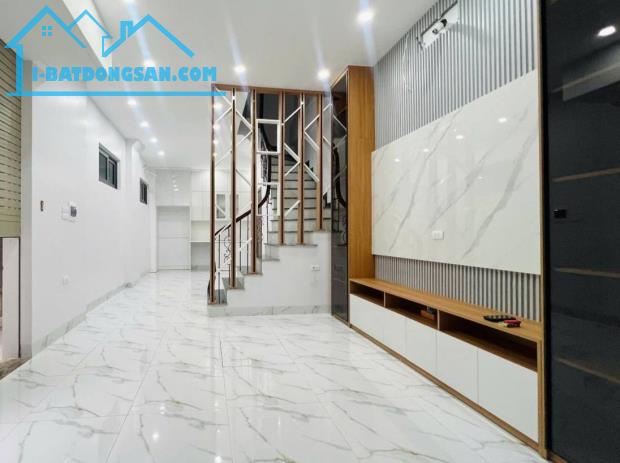 Cần bán nhà Ngọc Lâm, Long Biên, 37m2 x 4 tầng, Gần hồ, gần trường . - 1