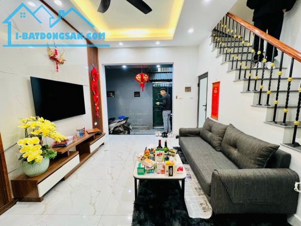 Bán nhà đẹp gần phố Thanh Nhàn – 28m² x 4 tầng – Giá 5.95 tỷ – Ngõ thông, sát công viên