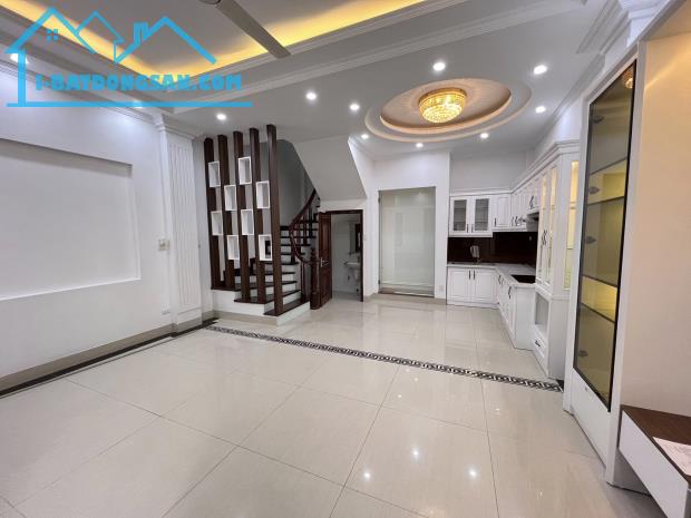 🏠 BÁN NHÀ PHỐ TRẠM - LONG BIÊN | 45M² x 5 TẦNG - NGÕ RỘNG Ô TÔ QUA NHÀ | GIÁ CHỈ 7.8 TỶ - 4
