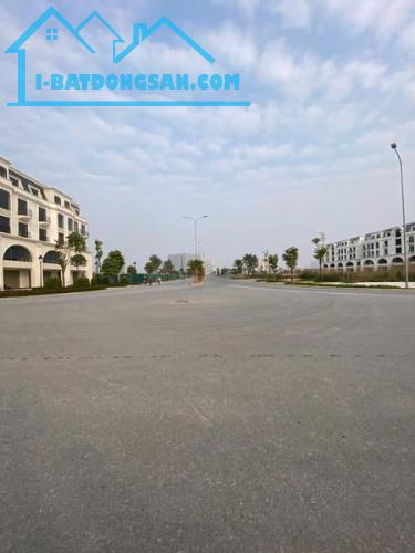 Bán nhà LÔ GÓC Lai Xá, Kim Chung, Hoài Đức. Ngõ thông tứ tung, ô tô, kinh doanh. 38m2, 4 - 1