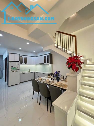 CHỈ NHỈNH 6 TỶ- NHÀ 2 TẦNG 73M2, XE HƠI NGỦ TRONG NHÀ-TRUNG TÂM QUẬN12-GẦN METRO. - 1
