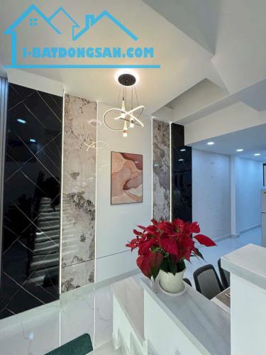 CHỈ NHỈNH 6 TỶ- NHÀ 2 TẦNG 73M2, XE HƠI NGỦ TRONG NHÀ-TRUNG TÂM QUẬN12-GẦN METRO. - 2
