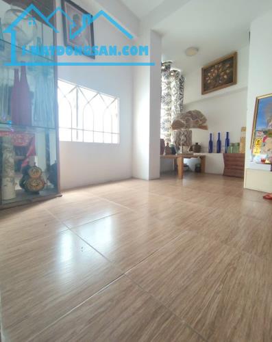 VIP khu Phan Xích Long – 4 Tầng – Dòng tiền 240tr/năm – giá 4.7 tỷ - 2