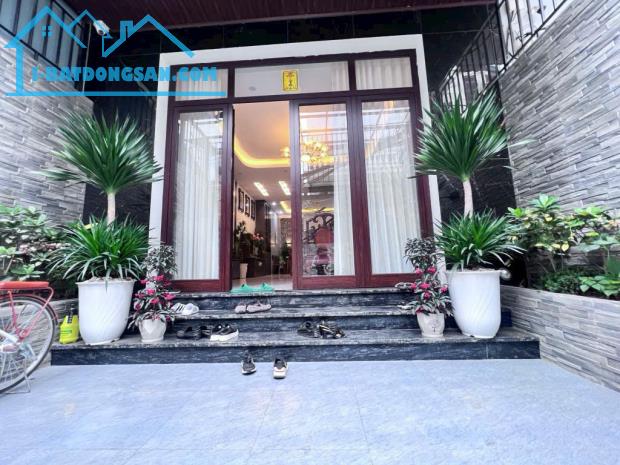 NHÀ SIÊU ĐẸP NGUYỄN VĂN CỪ - LÝ SƠN -LONG BIÊN - Ở NGAY