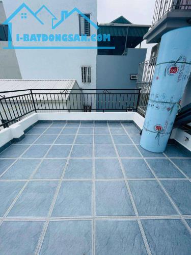 Bán nhà Phạm Văn Đồng 6 tầng 38m2 thang máy nhập, hai thoáng, ngõ rộng, kinh doanh, giá 8. - 5