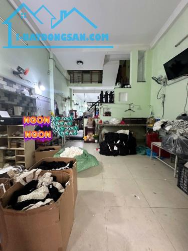 CẦN BÁN NHÀ 3 TẦNG MỸ HUỀ - TRUNG CHÁNH - HÓC MÔN ♦️85m2 - ngang 5m chỉ 5❌tỷ  Đường 8M thô - 3