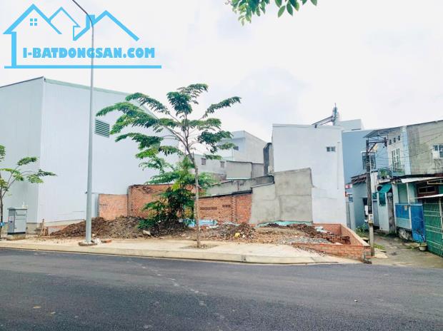 Bán Lô Đất (Ngang 8,6M x 9,7M) Mặt Tiền đối diện Trường Tiểu Học Tân Tiến, gần VinCom BH