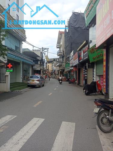 Cần Bán Căn Nhà 4 Tầng Mặt Phố Tây Bầu Kim Chung Đông Anh Đối Diện KCN Bắc Thong Long