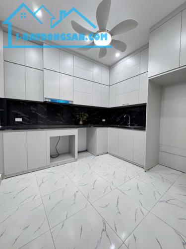 Bán nhà Nguyễn Lương Bằng trước nhà thoáng dân xây nhà đẹp ở luôn 2 thoáng 31m giá 6.8  t