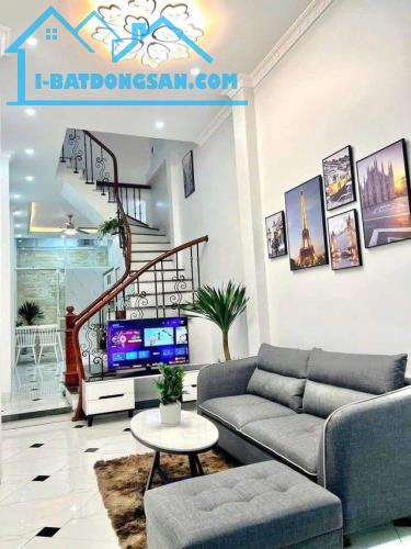 Siêu phẩm nhà Khương Trung, Thanh Xuân, 42m2, 3 tầng, 3 ngủ chỉ 5,8 tỷ