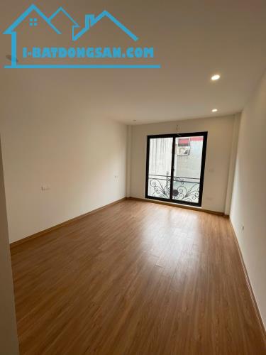 Bán Nhà Phố Tây Sơn 39,25m2 6 Tầng Ô Tô Qua Nhà Giá Chỉ Nhỉnh 7 Tỷ - 1