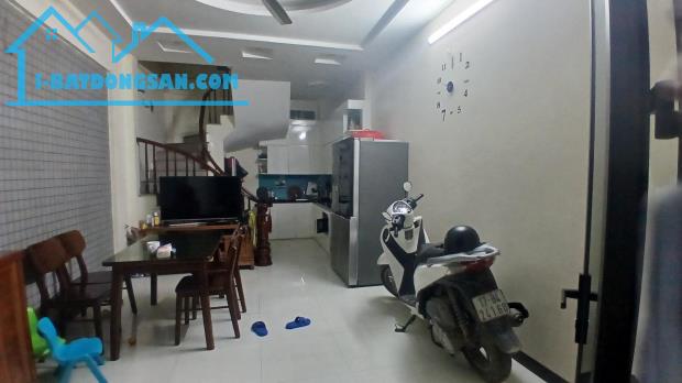 BÁN NHÀ ĐẠI TỪ - HOÀNG MAI GẦN MẶT NGÕ Ô TÔ THÔNG, HAI THOÁNG, NHÀ 4 TẦNG ĐẸP.