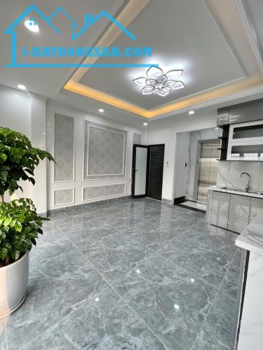 PHÂN LÔ NÉT - NGÕ THÔNG CÁC NGẢ - Ô TÔ ĐỖ CỬA - NHÀ ĐẸP DÂN XÂY - NGUYỄN TRÃI - 19 TỶ - 2