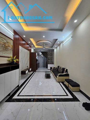 Nhà đẹp khuôn tiền. Full nội thất cực đỉnh ở sướng lắm ý