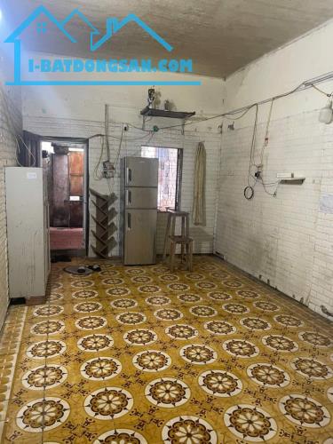 Cho thuê nhà Cấp 4 Phố Tân Mai, 70m2, 6 Triệu ở gia đình, nhóm - 1