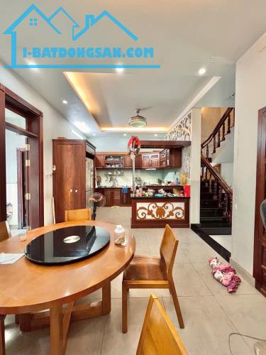 BIỆT THỰ MT NGAY TÔ NGỌC VÂN, DT 200M²(NGANG 13M), GARA Ô TÔ, 4PN MASTER - 2