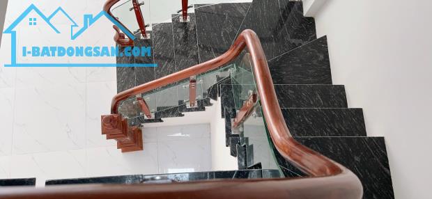 BÁN NHÀ LIỀN KỀ  CỔ NHUẾ BẮC TỪ LIÊM HÀ NỘI