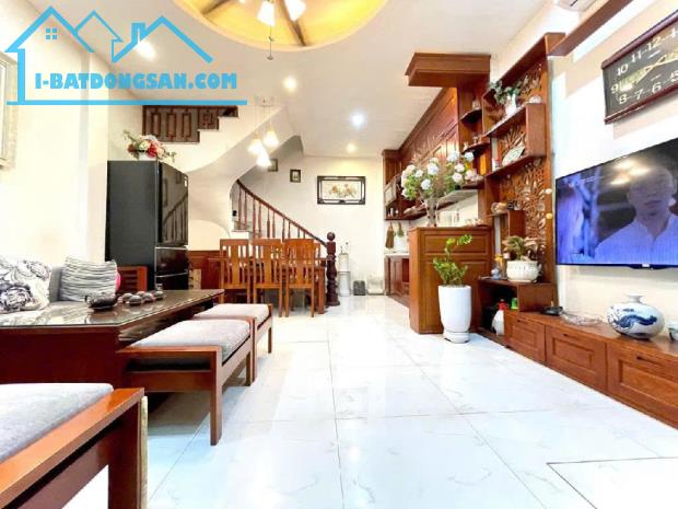Nhà sát chợ Ngọc Thụy, 56,8 m, 5 tầng, khu vực nhiều khách tìm kiếm. - 2