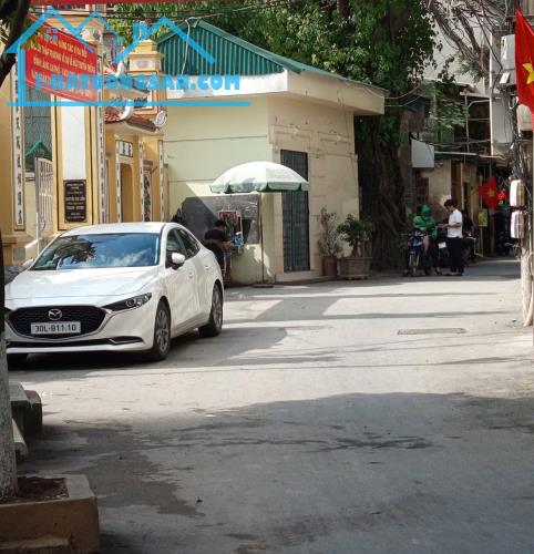 Nhà đẹp hiếm có, view hồ, ô tô tránh, 2 mặt thoáng, 110m,MT 5,5m giá chỉ 26,5 tỷ