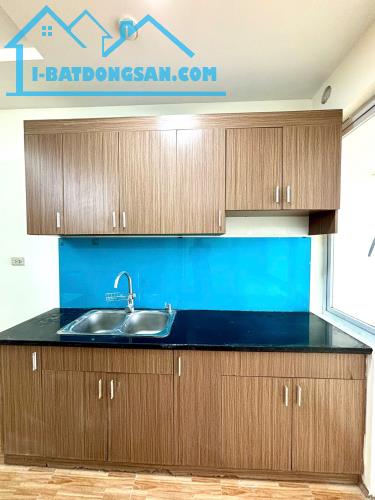 Bán chung cư Ruby City CT2 Giang Biên DT 52m2 2PN 1VS . Giá 2.8 tỷ - 2