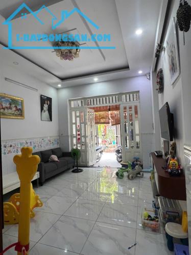 NHÀ 3 TẦNG THỚI AN Q12 ĐƯỜNG XE TẢI THÔNG / LÊ VĂN KHƯƠNG - 55M2 - GIÁ 5,6 TỶ.   - Nhà đẹp - 2