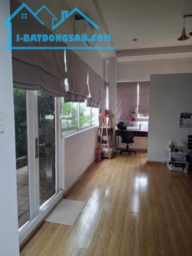 Nhà 2 Tầng Đẹp Lung Linh, SHR – Gần Sân Bay, HXH Thông   CẦN BÁN NHÀ ĐẸP GẦN SÂN BAY – GIÁ