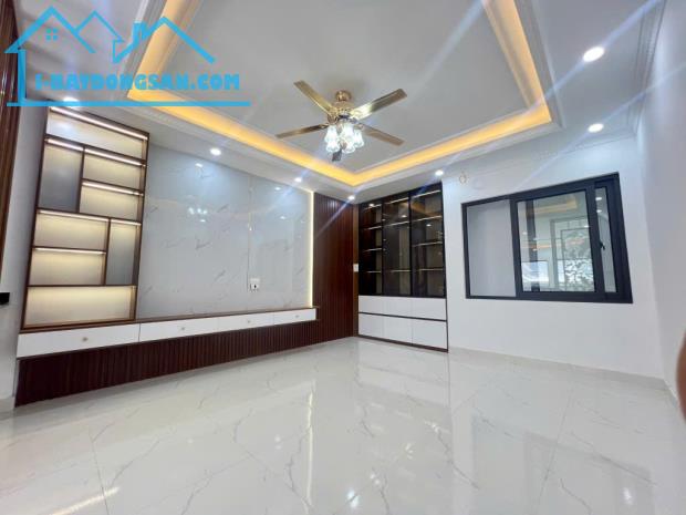 Bán Nhà Vĩnh Ninh, Vĩnh Quỳnh, Thanh Trì, S:55m²*5T,full công năng,full nội thất, 6,8 tỉ. - 2