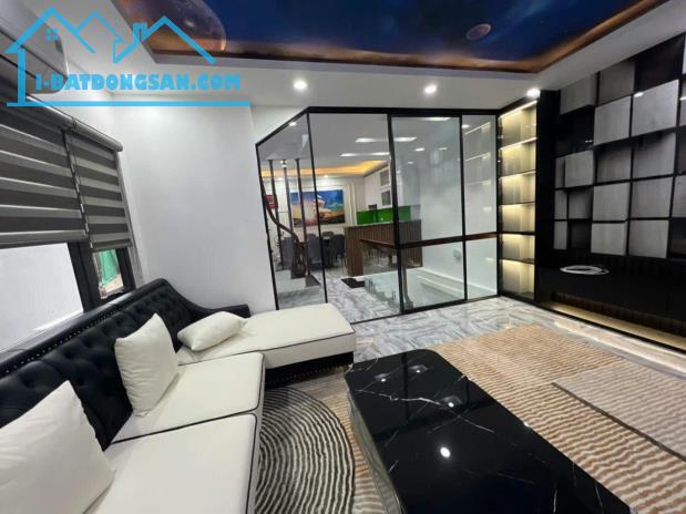 Đội Cấn 45m2 x mặt tiền rộng - 30M ra phố - Full nội thất - Trước nhà thoáng sáng.