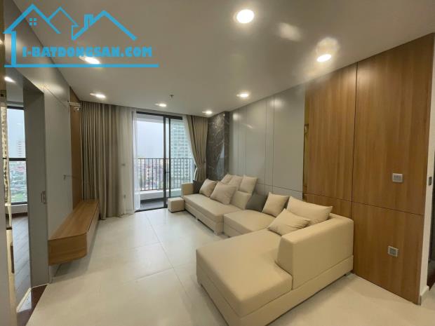 Bán căn góc 120m2 thiết kế 3pn full nội thất chung cư Khai Sơn Long Biên giá tốt chỉ 7.4