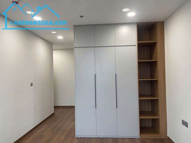 Bán căn góc 120m2 thiết kế 3pn full nội thất chung cư Khai Sơn Long Biên giá tốt chỉ 7.4 - 2