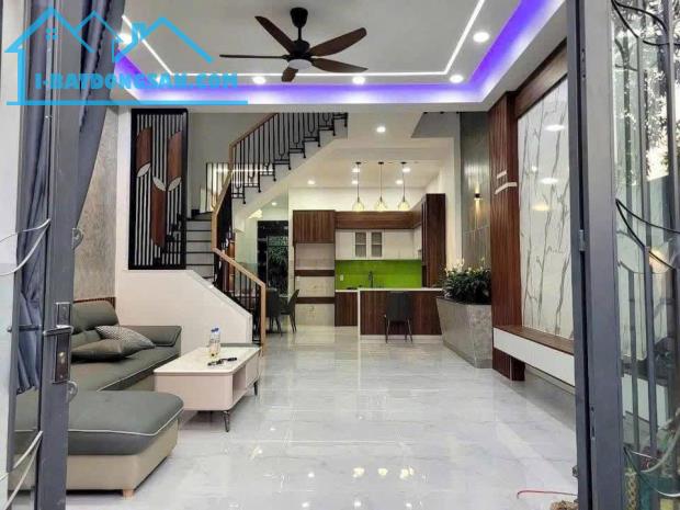 Nhà lầu 5x25 hướng Đông Nam 2ty149 ngay KDC Lavender Tp Biên Hòa - SHR - 2