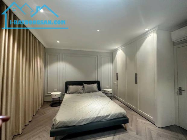 GIẢM GIÁ BÁN GẤP-NHÀ HOA LÂM- Ô TÔ VÀO NHÀ - THANG MÁY ĐẸP -NHÀ MỚI KÍNH KOONG-FULL NỘI TH - 1