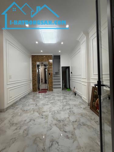 Bán nhà Minh Khai, đối diện Times City, 5 tầng thang máy, bãi gửi ô tô cạnh nhà.