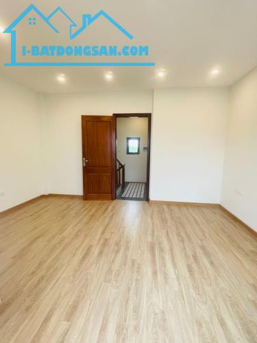 Bán nhà Giang Biên Long Biên 43m 6 tầng thang máy ô tô đỗ cổng 8,48 tỷ - 3